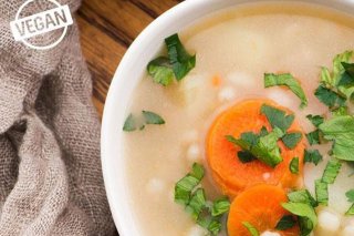 Kohlrabi-Suppe mit Graupen