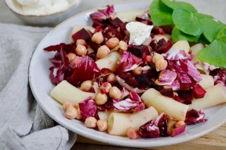 Radicchio-Ricotta-Pasta mit Rote Bete