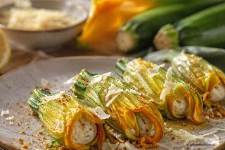 Gefüllte Zucchiniblüten