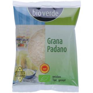 Grana Padano gerieben