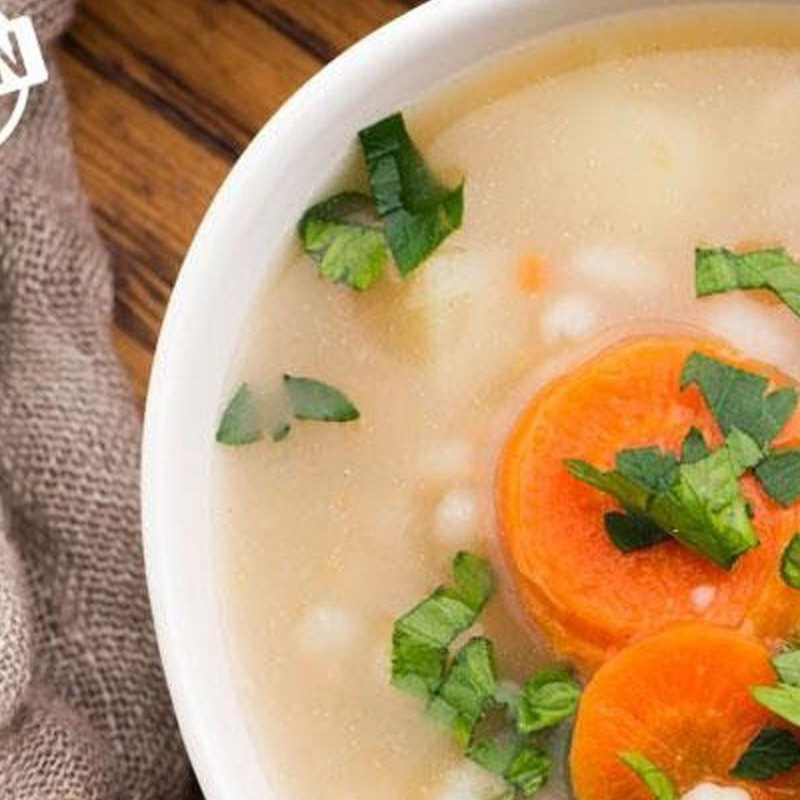 Kohlrabi-Suppe mit Graupen