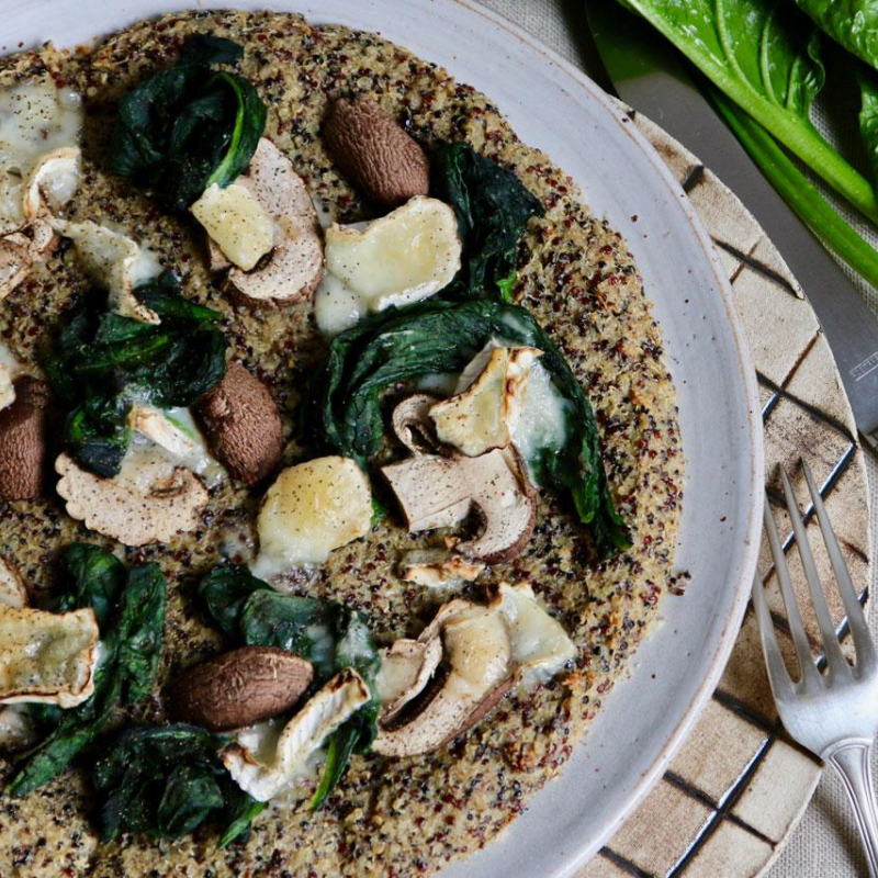 Quinoa-Pizza mit Babyleaf-Spinat